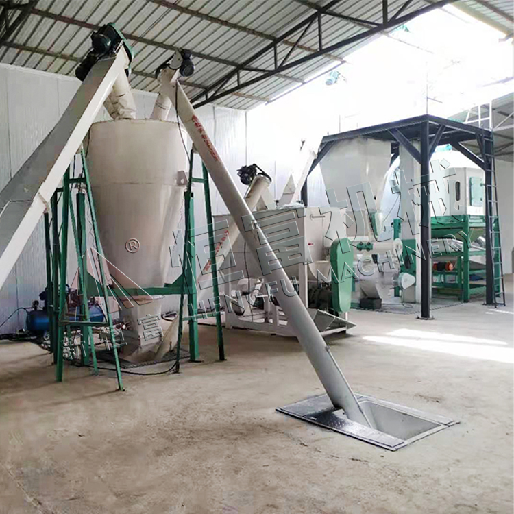 新疆阿克蘇350草粉顆粒飼料機（jī）組