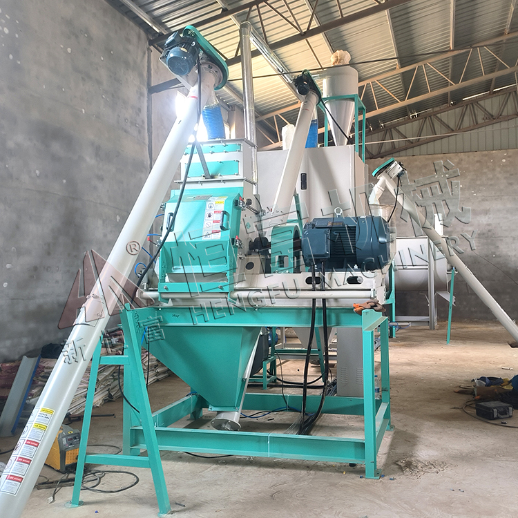 內蒙古杭錦旗水滴型臥式粉狀飼（sì）料機組