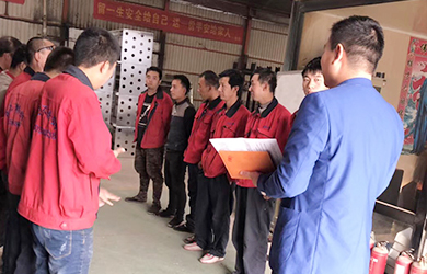 黄瓜视频在线观看金屬員工風采